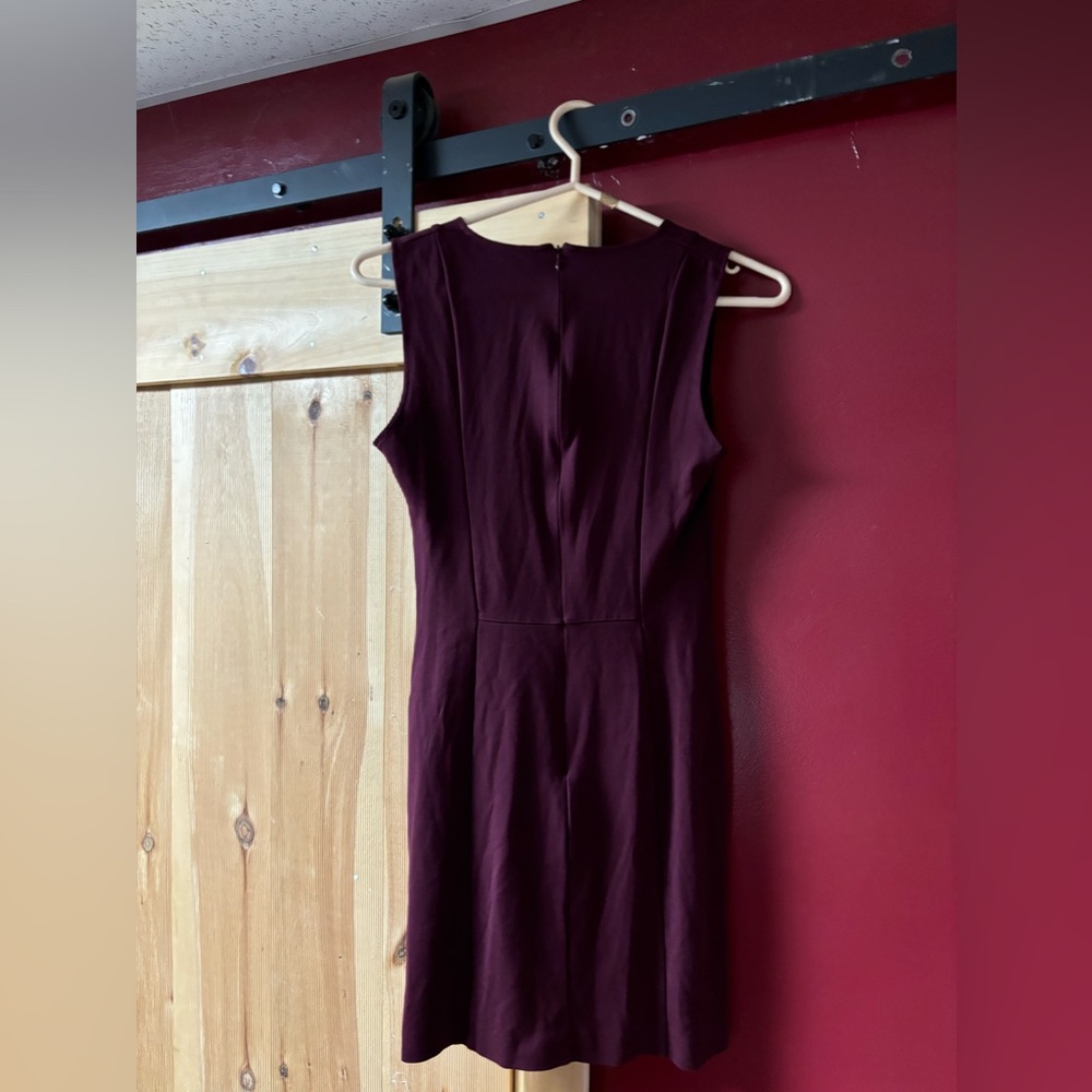 Sleeveless dress - Picture 2 of 3